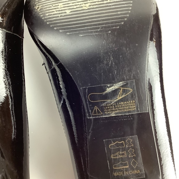 REISS TWO TONES BLACK PATENT AND NAVY PUMPS - Picture 10 of 11